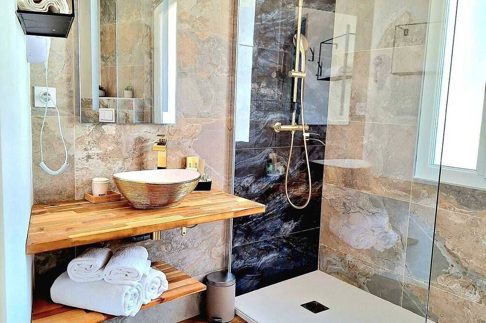 Apartamento entero, Apartment \"Brin d'Or\" - Domaine de la Mautanne **** in Sainte-Tulle, Parque natural regional del Luberon