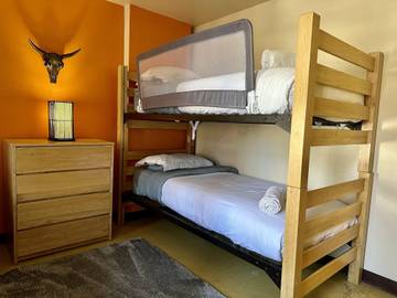 Vacation Rental for 6 Guests in Pittsburgh, Allegheny County, Picture 4
