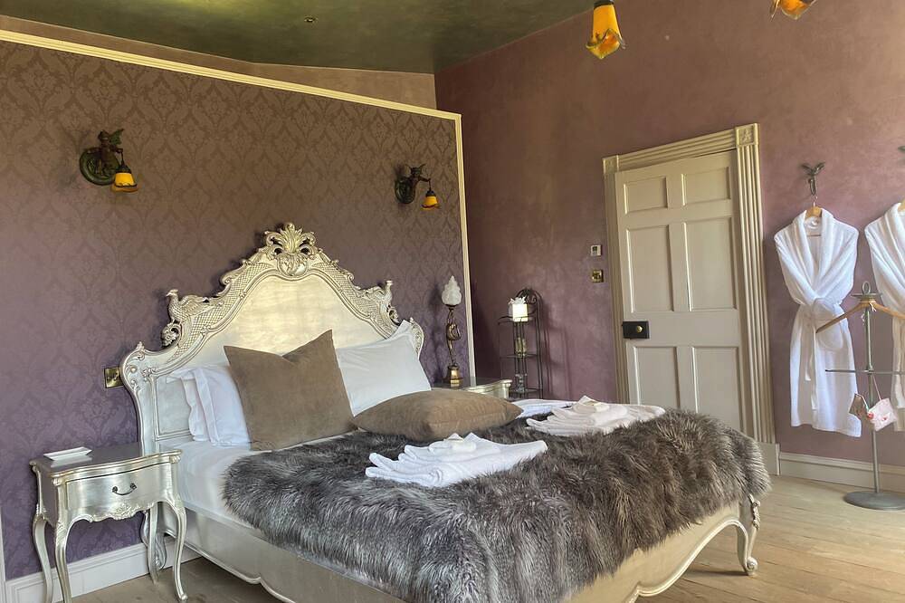 The Garden Rooms - romantic turreted cottage, Aberdeenshire in Aberdeenshire
