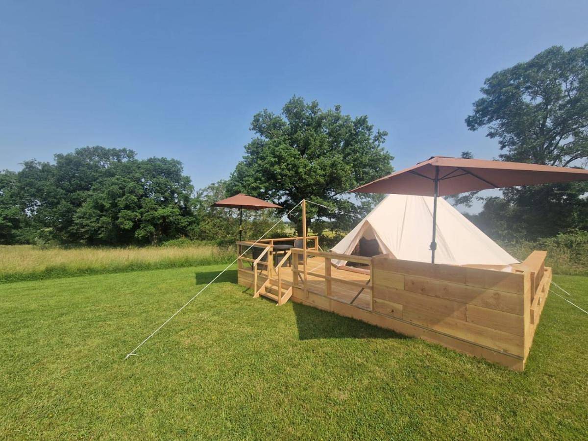 Tent in Région d'Aubussargues