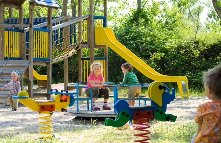 Camping voor 7 personen, met terras en zwembad in Adriatische Zee