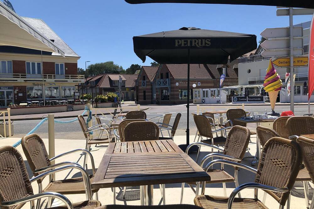 Casa unifamiliar en terreno cerrado, vista al mar, playa 5 minutos, se admiten mascotas in Quiberville, Región de Dieppe