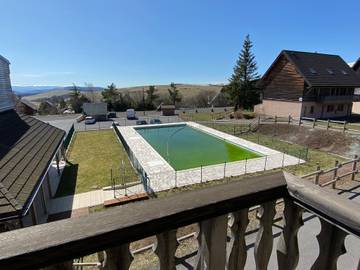Gîte pour 6 personnes, avec piscine dans Lac Pavin