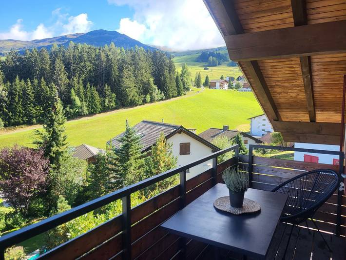 Ferienwohnung für 6 Personen, mit Balkon in Obersaxen-Affeier