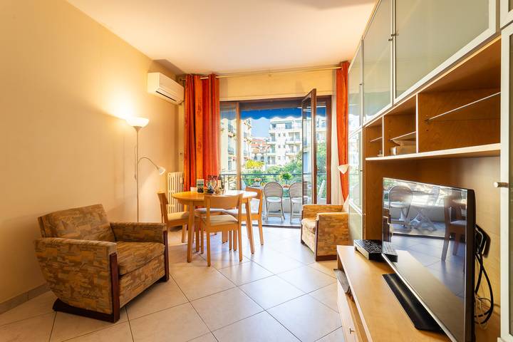 Gîte pour 4 personnes, avec balcon dans Office De Tourisme Et Des Congres De Nice - 3