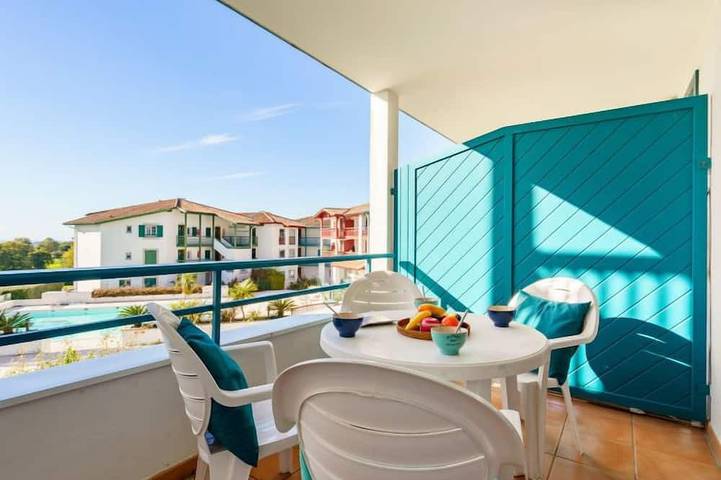 Ferienwohnung für 4 Personen, mit Balkon und Pool - 1