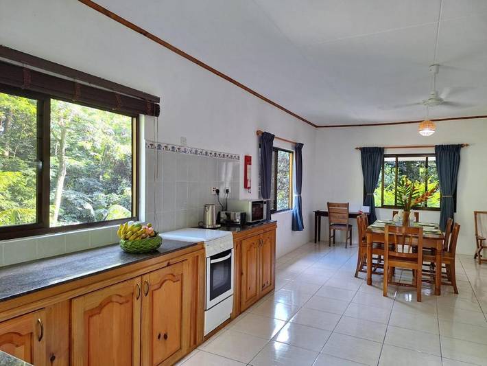 Location de vacances pour 6 personnes, avec jardin dans Takamaka - 4