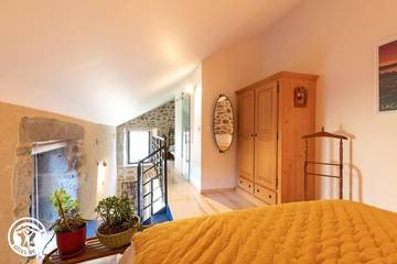 Location De Vacances pour 3 Personnes dans Chambon-sur-Lac, Région de Besse-et-Saint-Anastaise, Photo 4