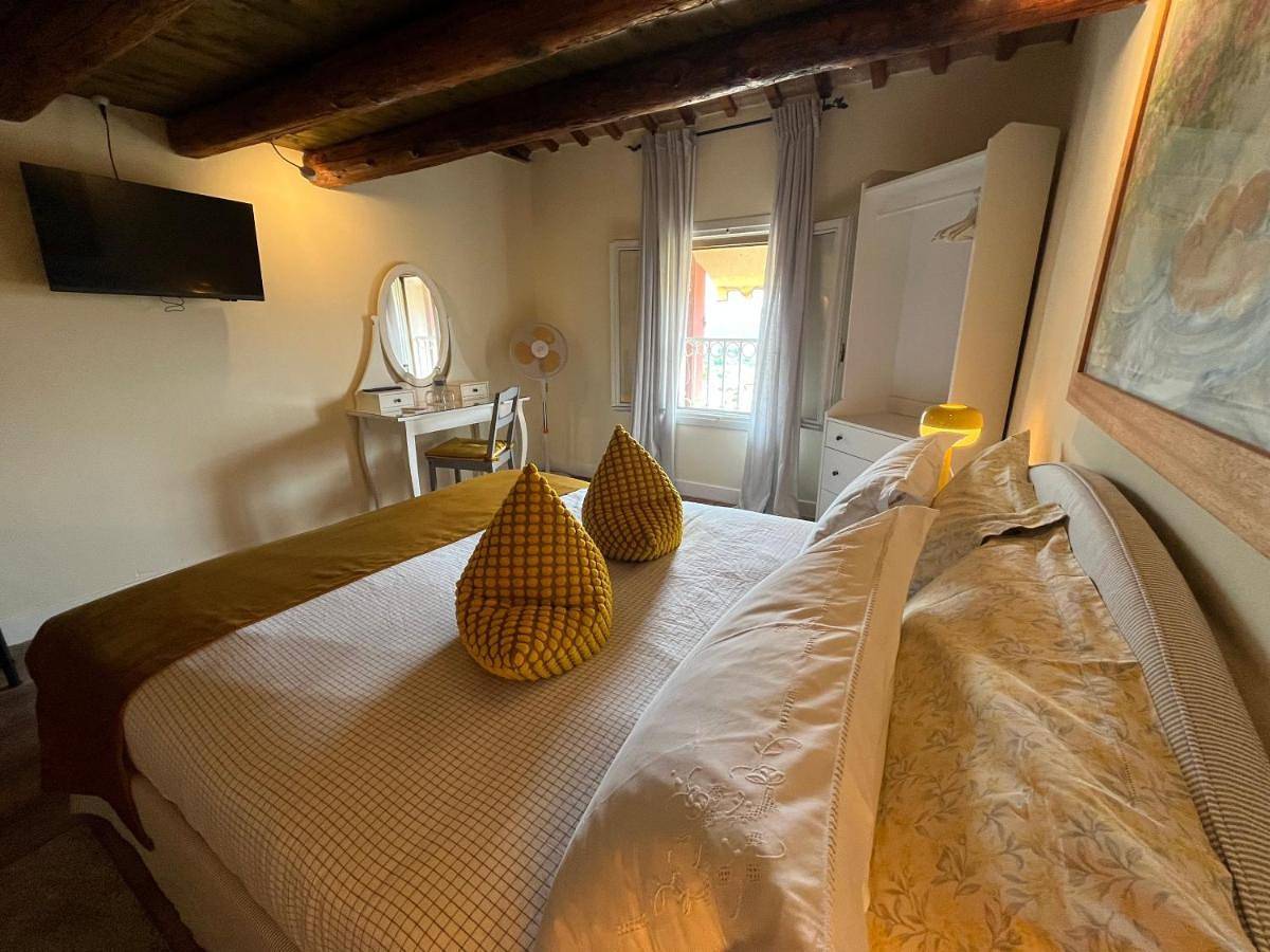 Large Double Room in Cavaso del Tomba, Province de Trévise
