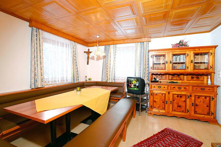 Ferienhaus für 15 Personen, mit Balkon und Ausblick, mit Haustier in Tiroler Oberland - 2