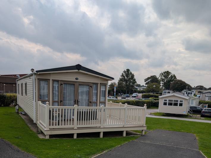 Caravan for 6 people, with garden, with pets in North Yorkshire