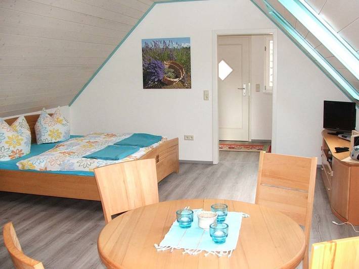 Ganze Ferienwohnung, Ferienwohnungen "allerleigrün" - Obere Ferienwohnung in Langenroda, Roßleben-Wiehe