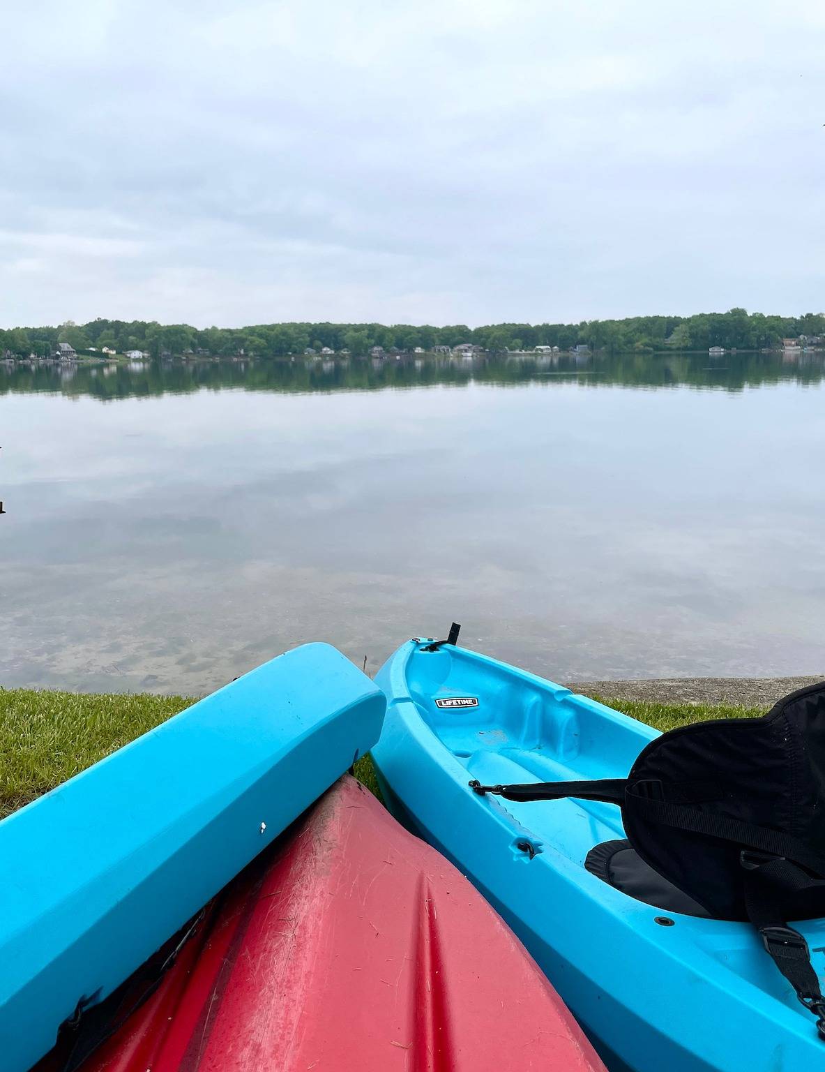 Lake Front Cottage | Kayaks | Game Table Fun in LaGrange County