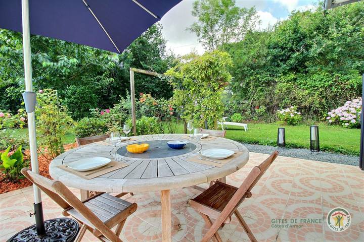 Gîte pour 4 personnes, avec terrasse et jardin à Plourhan - 4