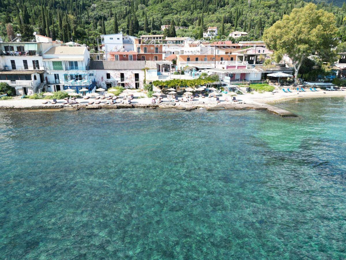 Avra Budget Beach Rooms in Benitses, Corfu, Corfou