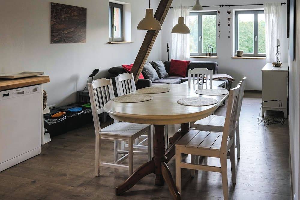 Ganze Wohnung, Große Wohnung mit zwei Schlafzimmern in Warnkenhagen, Kalkhorst