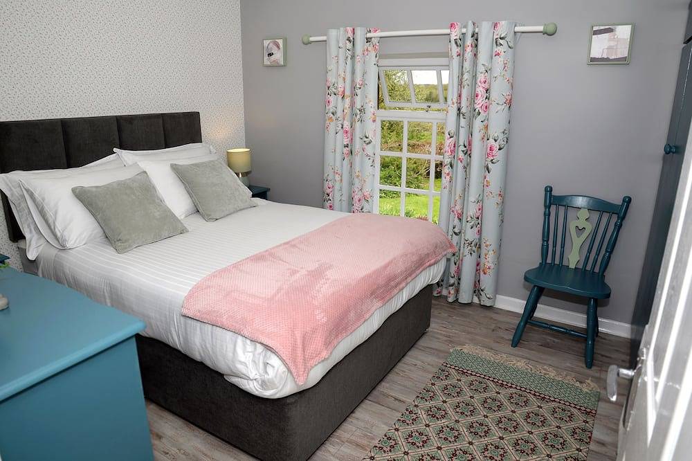 Cloverhill  Gate Lodge       Relax Refresh and Unwind  promises tranquillity in County Cavan