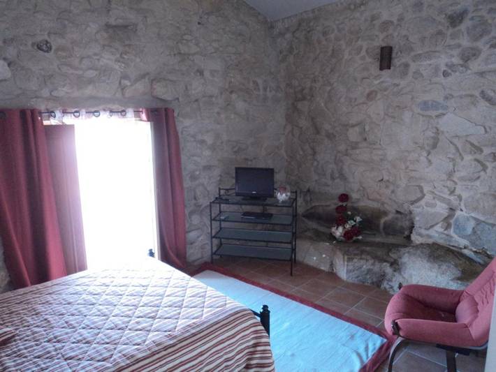 Maison de campagne pour 2 personnes, avec terrasse et jardin, animaux acceptés dans Sabugal - 3