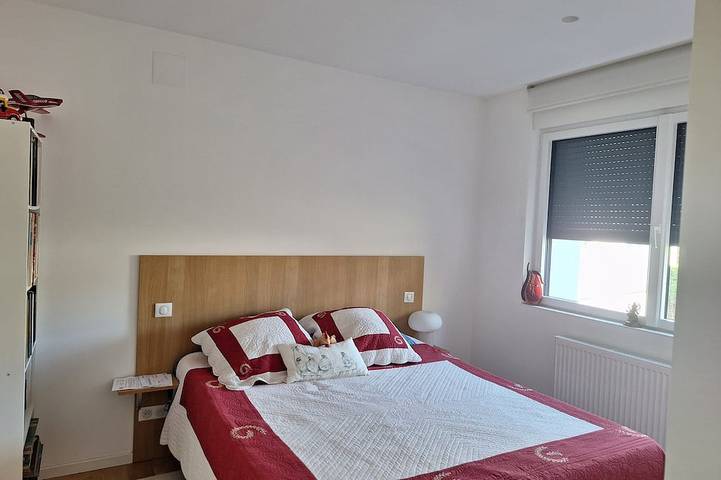 Appartement entier, Suite (chambre, Sdb) dans maison, quartier résidentiel, prestations annexes in Schiltigheim, Région de Strasbourg