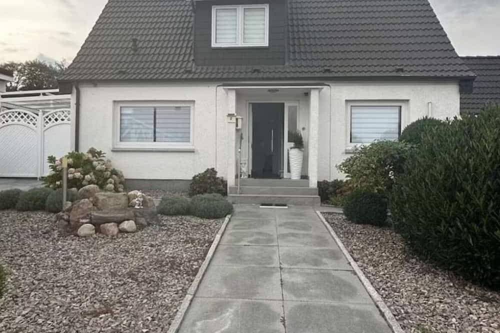 Ferienhaus „Achterhus“ mit viel Platz inkl. Homeoffice. Nähe Lübeck & Ostsee in Ratekau, Ostholstein