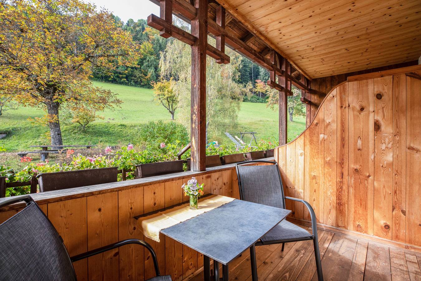 Entire apartment, 'Apartment Morgenlicht' with Balcony & Wi-Fi in Trodena nel Parco Naturale, South Tyrol