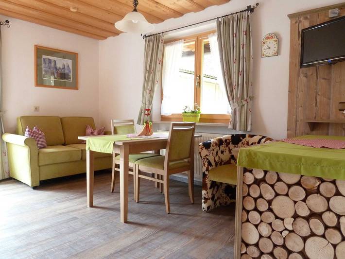 Ferienwohnung für 2 Personen, mit Ausblick und Garten sowie Terrasse in Kreuth - 2