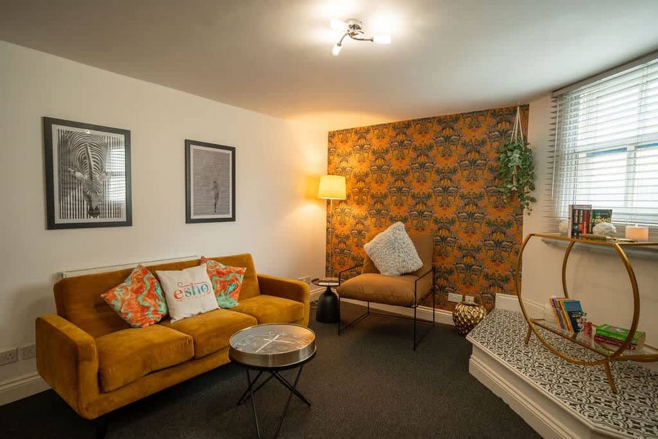 Entire apartment, Cotswolds  2Bed 1 Bath Historic Flat  Very Central in Cirencester, Gloucestershire