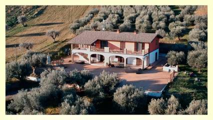 Gîte pour 4 personnes, avec vue et jardin à Mosciano Sant'Angelo