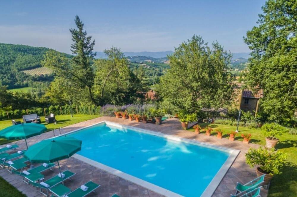 Torre Monterchi, independent villa sleeping 10 in Monterchi, Valtiberina