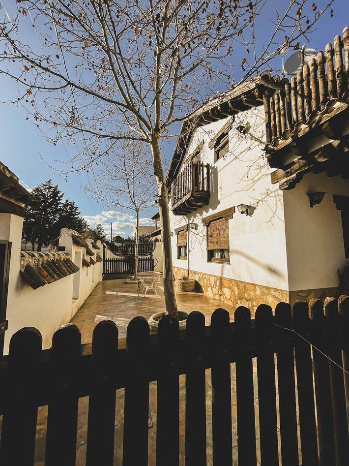 Landhaus 'La Brecera' mit Bergblick, Whirlpool, Grill und Kamin. in Los Cortijos, Comarca de la Mancha