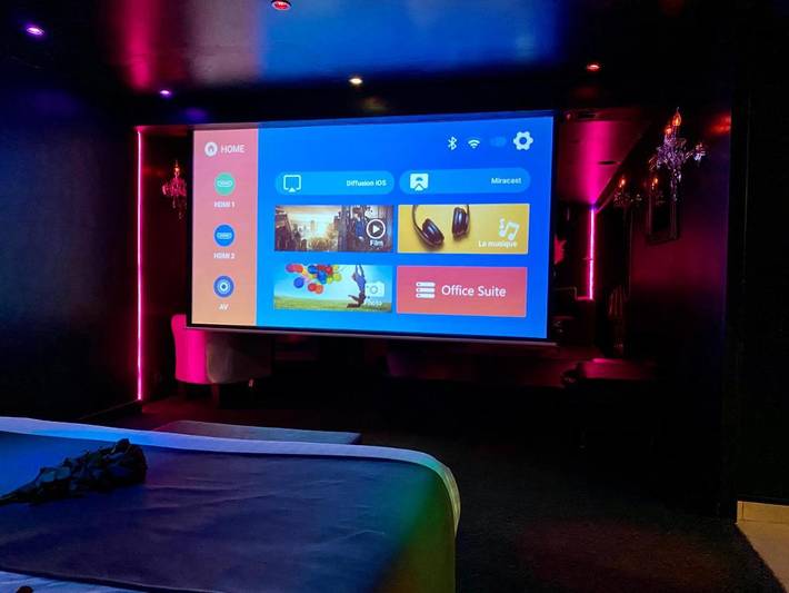 Gîte pour 2 personnes, avec piscine ainsi que jacuzzi et terrasse dans Torcy - 4