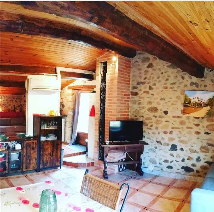 Location de vacances pour 4 personnes, avec vue ainsi que terrasse et jardin à Eus - 4