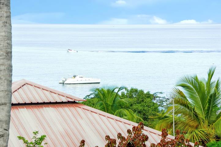 Location de vacances pour 5 personnes, avec jardin dans Plage de Petite Anse - 2