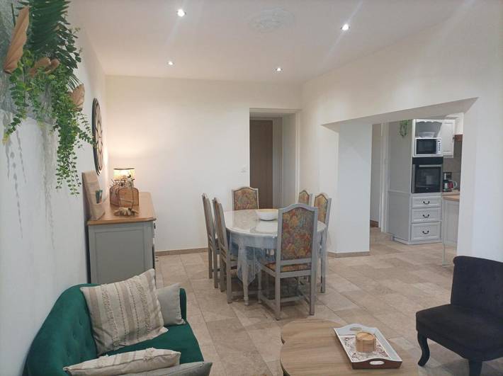 Location de vacances pour 6 personnes, avec jardin à Gennes