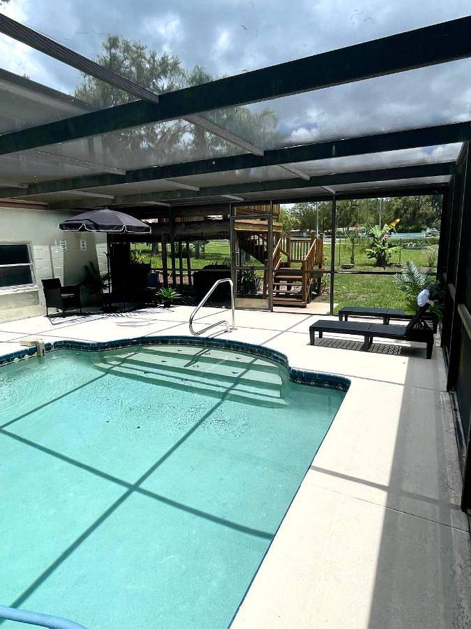 Ferienhaus für 6 Personen, mit Pool und Ausblick sowie Seeblick und Garten, kinderfreundlich - 1