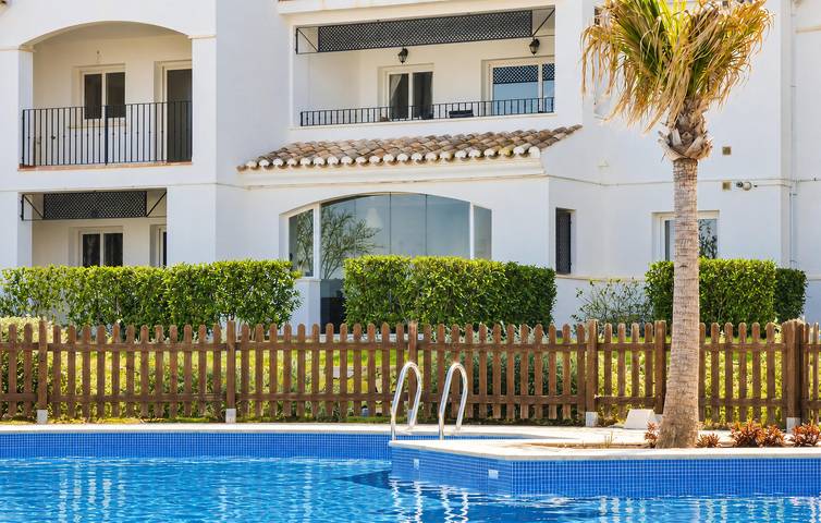 Entire holiday apartment, Beachside Bliss: A/C, Parking, Pool & WiFi in Murcia, Murcia Inland