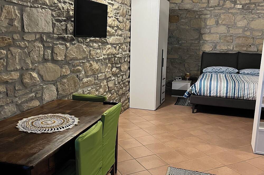 Renovated family suite with separate entrance and large garden in Lama Mocogno, Modena Provinz