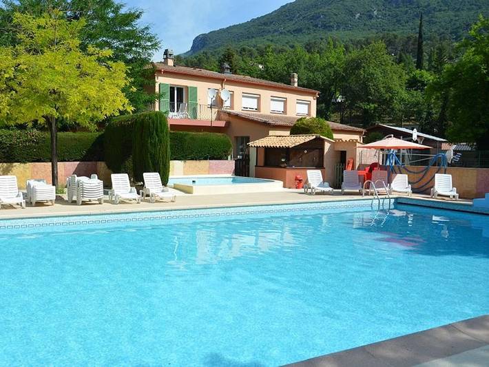 Camping pour 6 personnes, avec Terrasse et Piscine