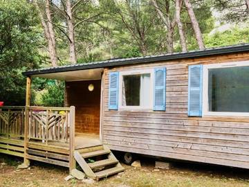 Camping pour 4 Personnes dans Orgone, Région d'Arles, Photo 2