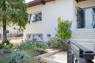 Gîte pour 5 personnes, avec jardin ainsi que piscine et vue dans Cheminot