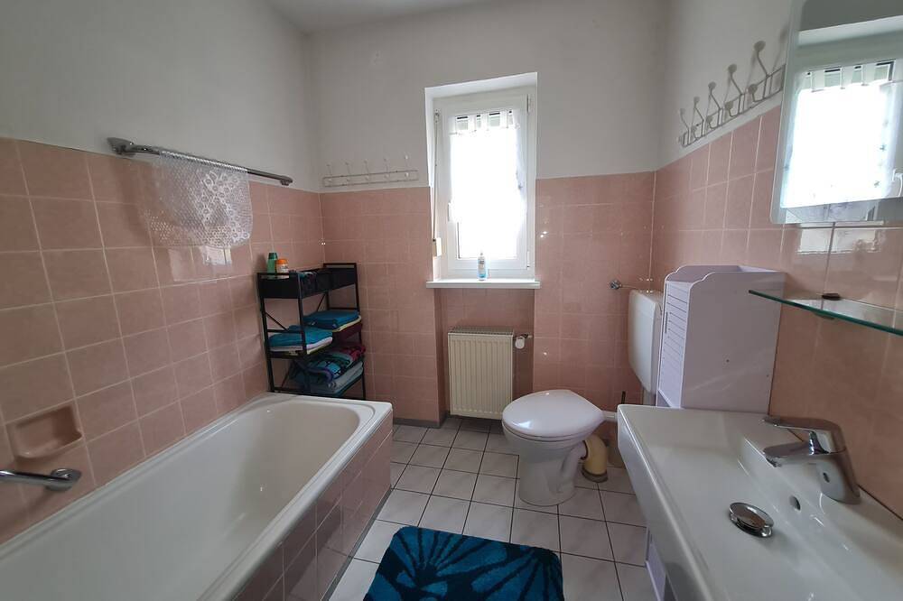 Apartamento inteiro, Vacation apartment Lusen on the ground floor for up to 5 people with a fantastic mountain view in Frauenau, Baviera Oriental