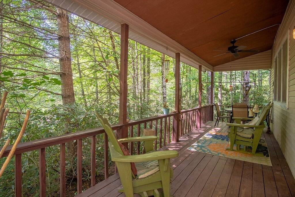 Highlands/Lake Glenville Area-Hot Tub-Mtn Stream-Wifi-Seclusion in Macon County