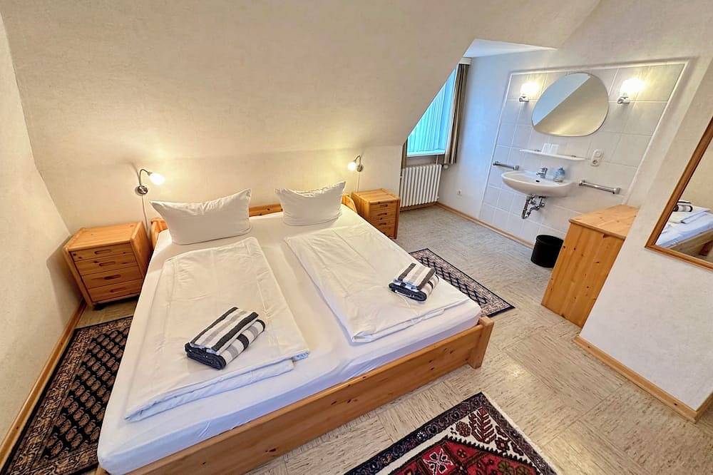 Ganze Wohnung, Haus Rieper 2 oben – Unterkunft mit Terrasse in zentraler Lage auf Sylt in Westerland, Sylt (Gemeinde)