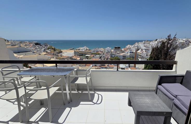 Ferienwohnung für 4 Personen, mit Balkon und Pool - 1