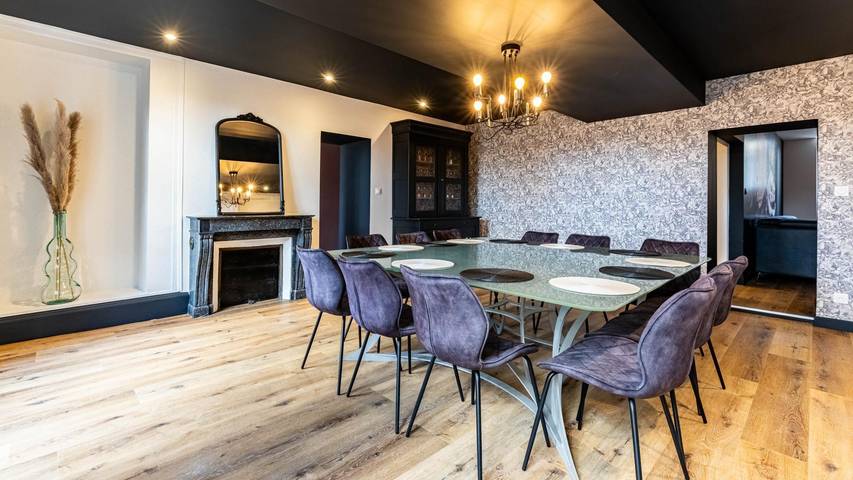 Gîte pour 12 personnes, avec Terrasse et Jardin