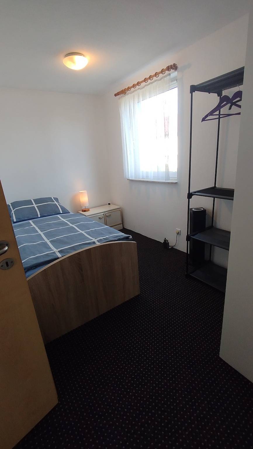 Gästehaus mit 3 Schlafbereichen, Gemeinschaftspool, privater Terrasse und Wlan in Glien, Ruppiner Seenland