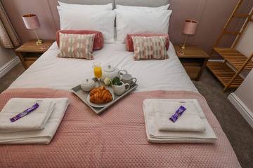 Log Cabin for 5 People in Lincoln, Lincolnshire, Photo 2