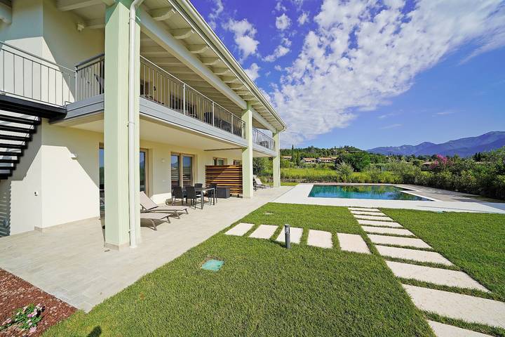Ferienwohnung für 6 Personen, mit Seeblick und Garten sowie Terrasse in Manerba del Garda - 3