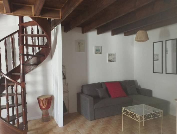 Location de vacances pour 7 personnes, avec vue ainsi que terrasse et jardin à Antran