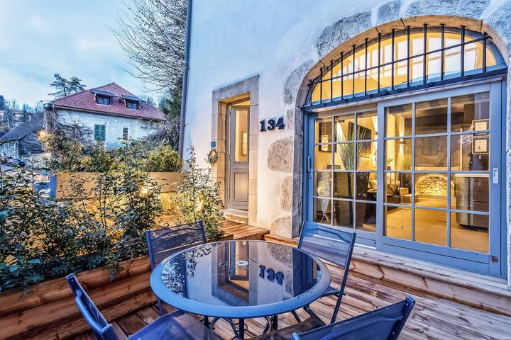 Maison de vacances pour 6 personnes, avec jacuzzi et terrasse à Talloires